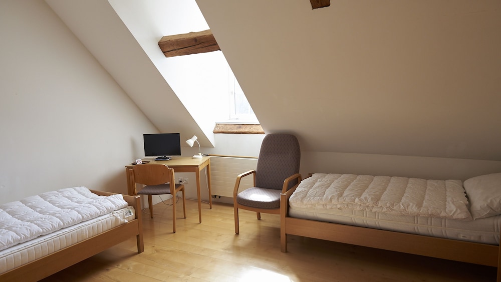 Basic Double Room photo 2