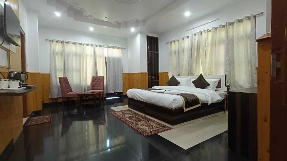 Deluxe Room, 1 Double Bed, Mountain View