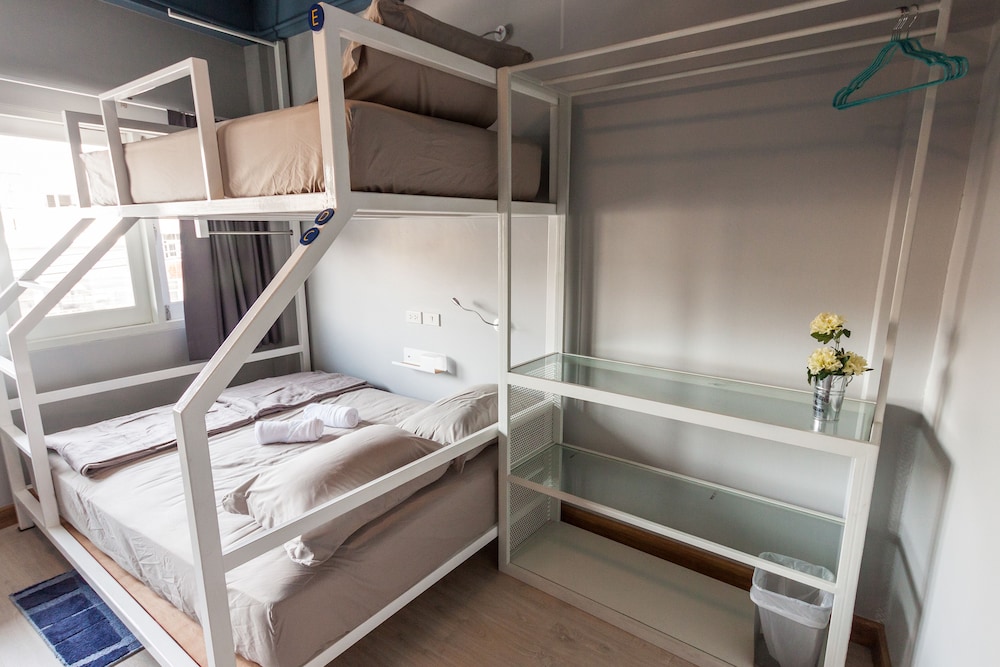 Private Room with Shared Bathroom for 5 photo 2