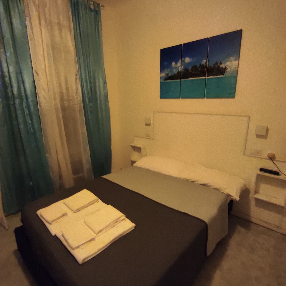 Economy Double Room - Photo 5