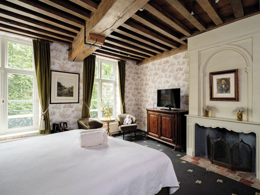 Deluxe Double Room, Canal View - Photo 15