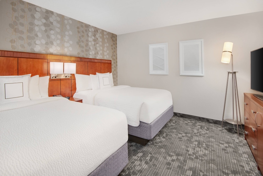 Suite, 1 Bedroom, Courtyard View (Balcony)