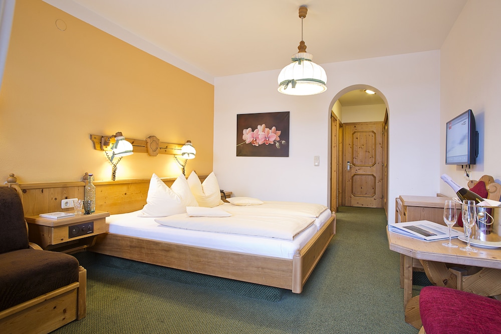 Standard Double Room, 1 Queen Bed, Balcony - Photo 1