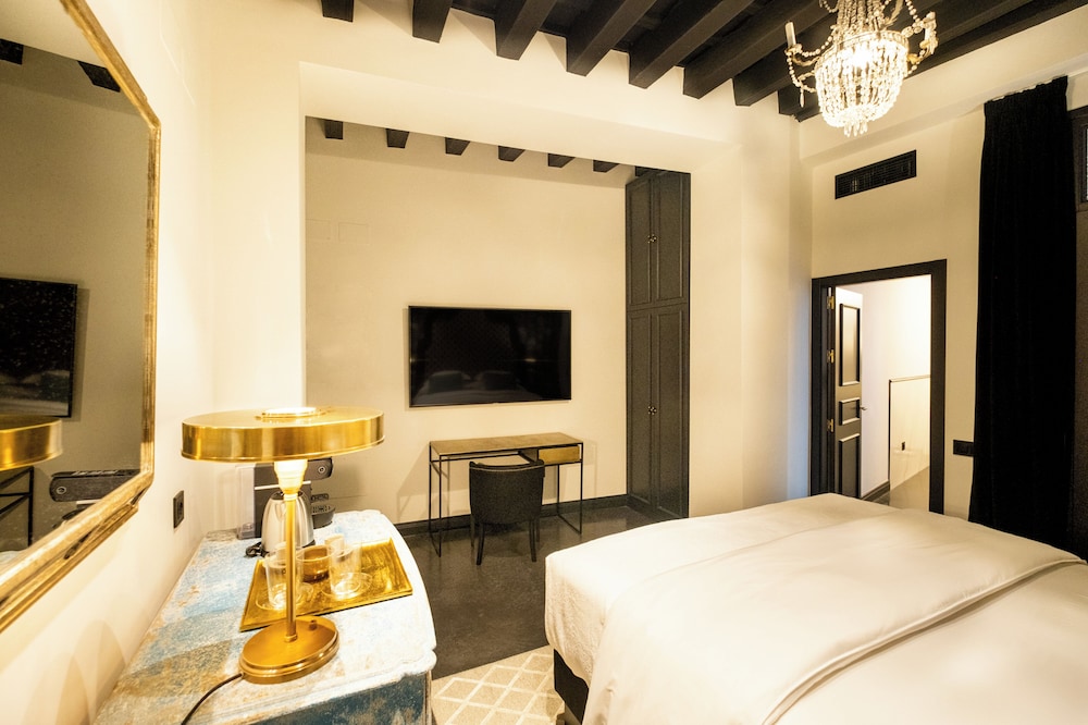 Superior Room - Photo 10