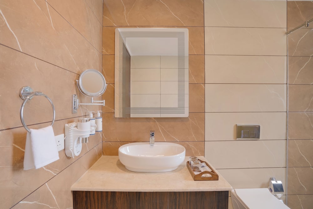 Superior Double Room with Balcony and Mountain view photo 2