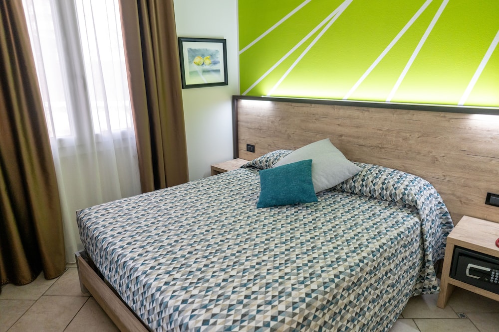 Business Double Room Single Use photo 1