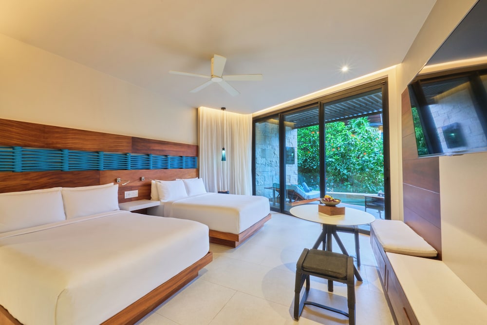 Premium Room (Swim Up)