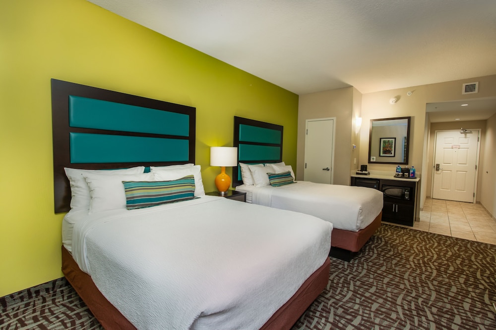 Standard Room, 2 Queen Beds (Island View)
