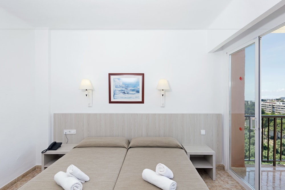 Double Room, Balcony (Short Stay) photo 2