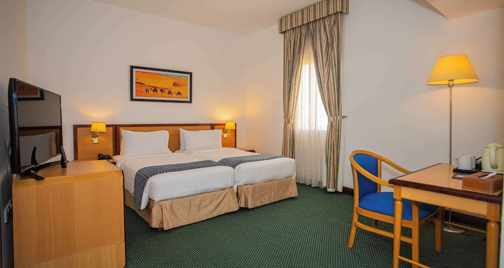 Family Suite, Multiple Beds, Non Smoking, City View - Photo 2
