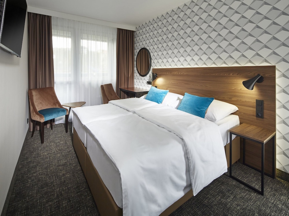 Deluxe Room, Pool Access - Photo 8