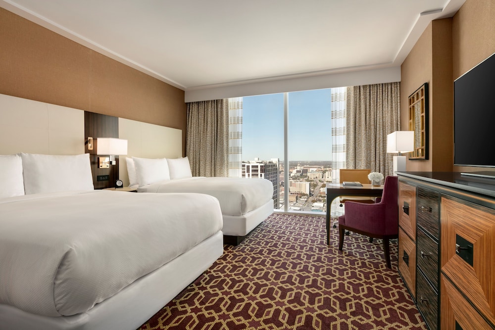 Fairmont Gold, Room, 2 Queen Beds