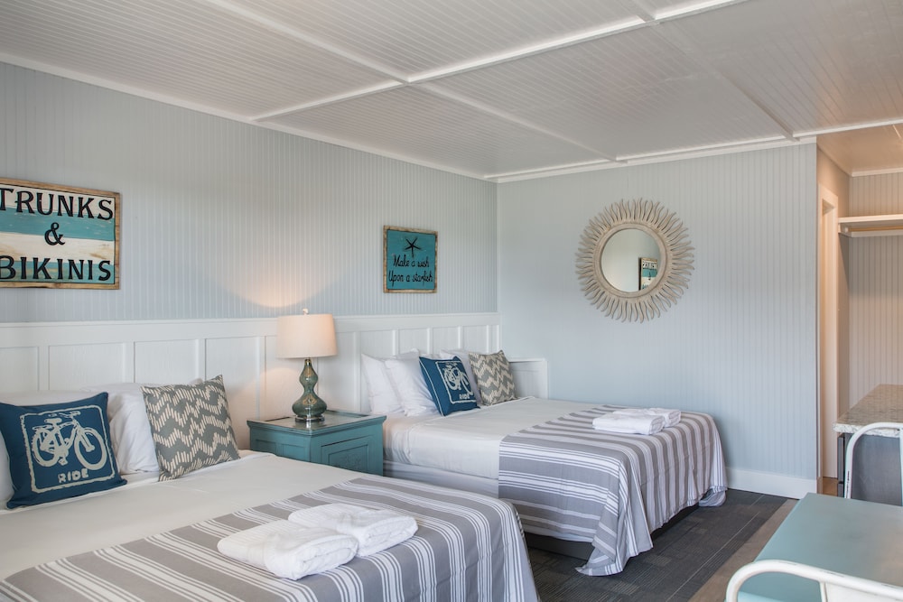 Single Room, 2 Queen Beds photo 1