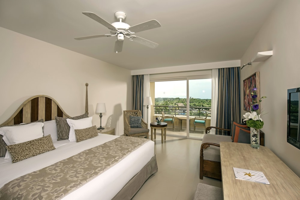 Room, Golf View