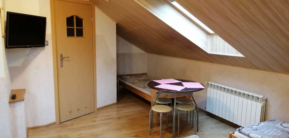 Standard Triple Room, 3 Twin Beds, Ensuite photo 1