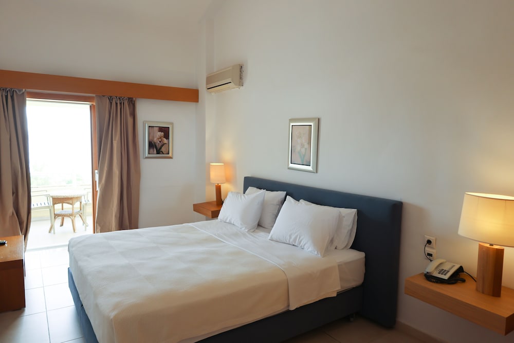 Deluxe Double or Twin Room, Sea View photo 1