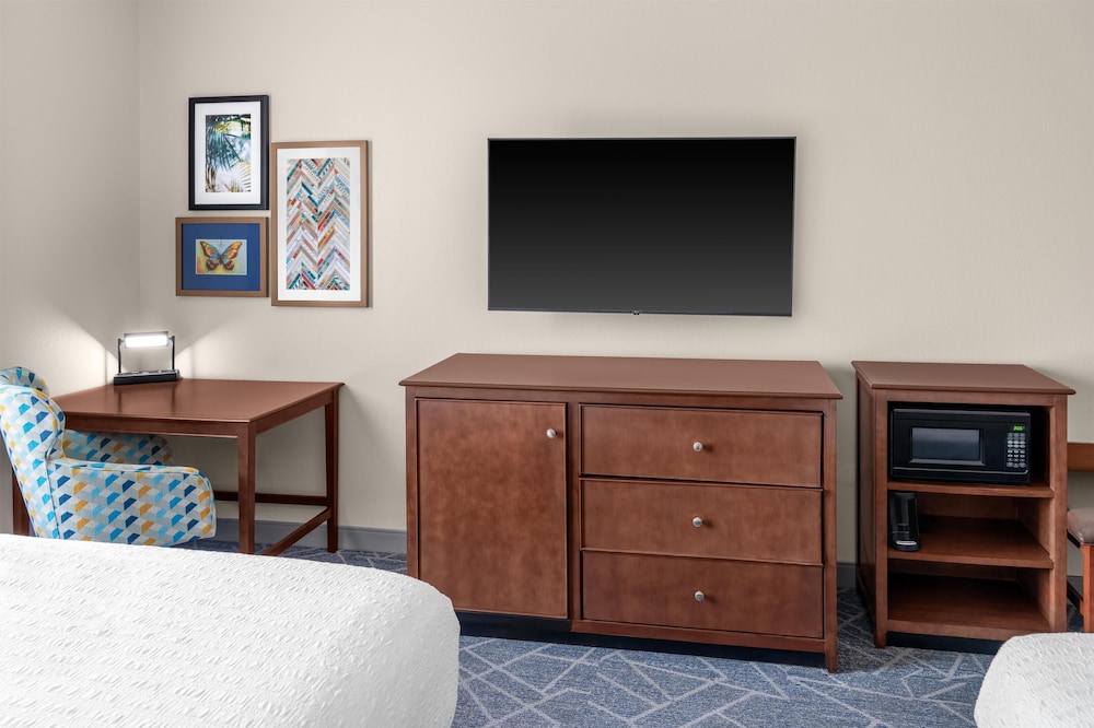 Room, 2 Queen Beds, Accessible, Refrigerator & Microwave photo 2