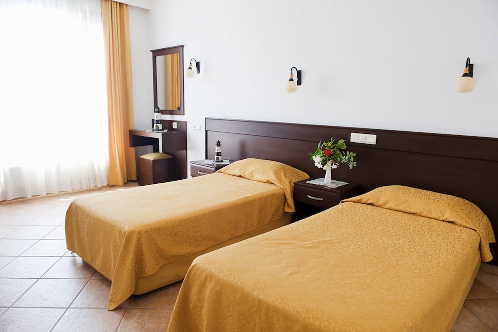 Suite, 1 Bedroom, Kitchenette photo 2