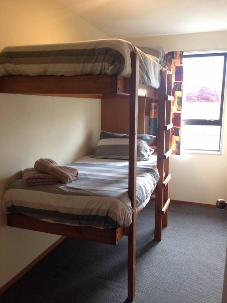 1 Bed in Twin Dormitory