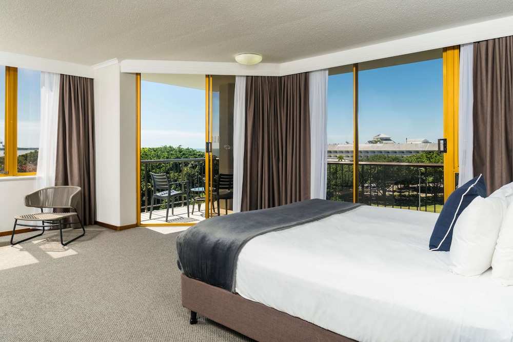 Superior King Balcony Suite