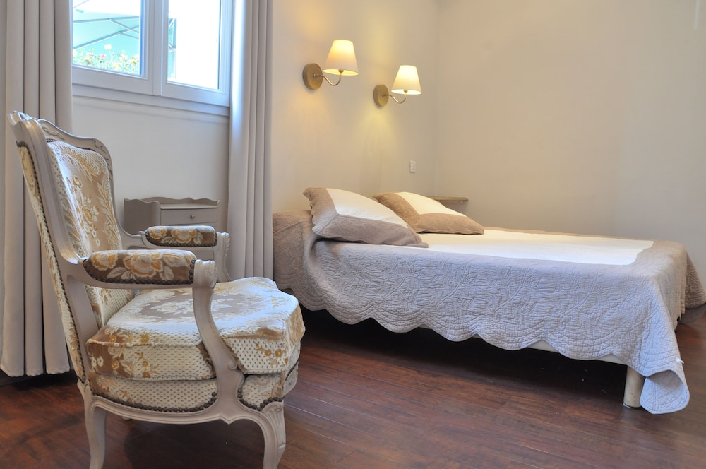 Economy Double Room - Photo 7
