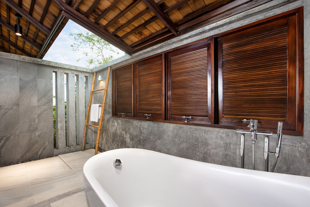 SEAVIEW POOL VILLA-TREETOP - Photo 19