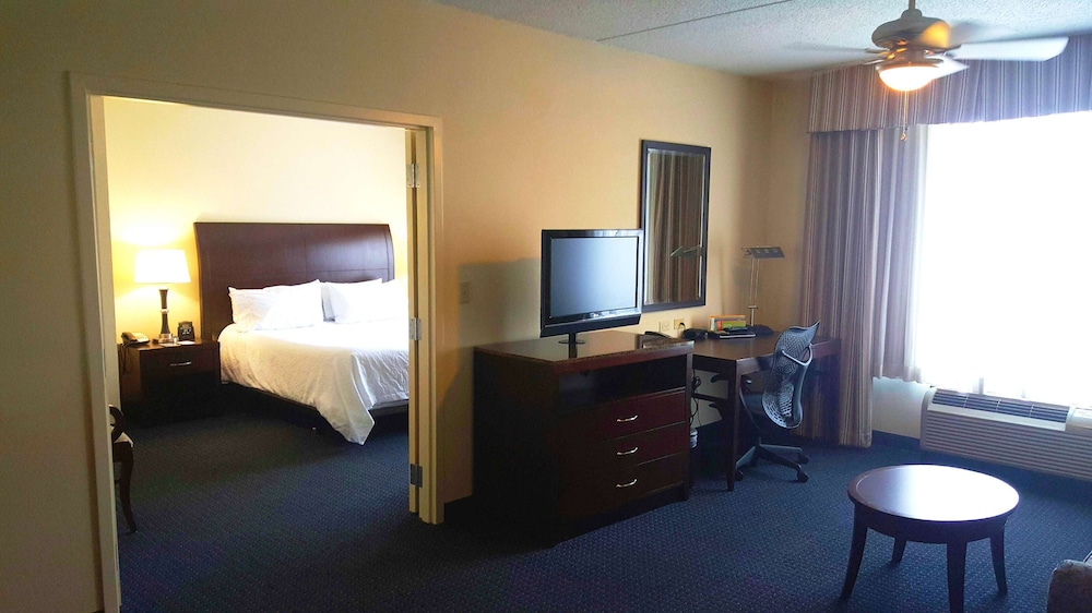 Executive Suite, 1 King Bed, Non Smoking - Photo 2