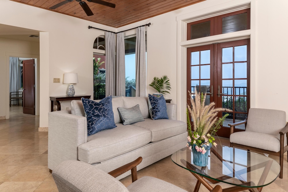 Luxury Condo photo 1