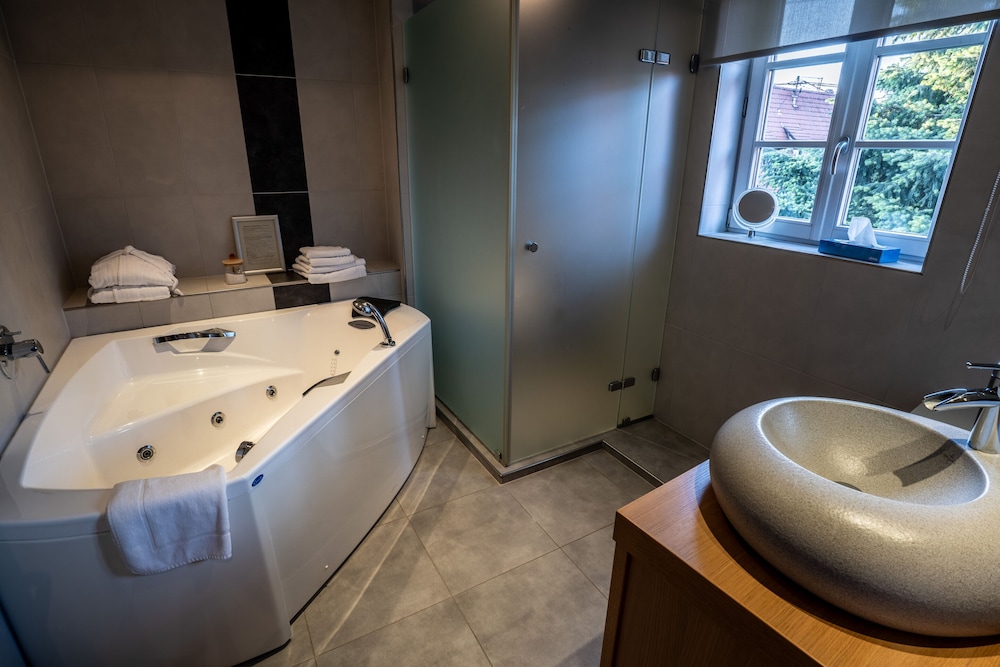 Suite (2) photo 2