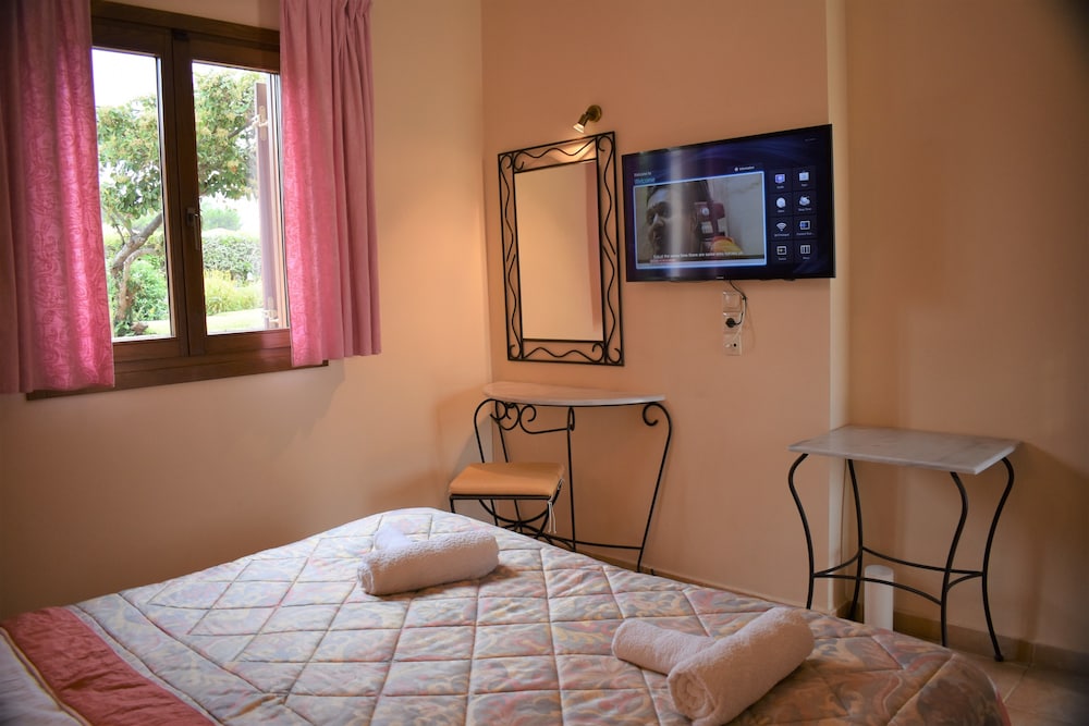 Apartment, Ground Floor (Small) - Photo 2