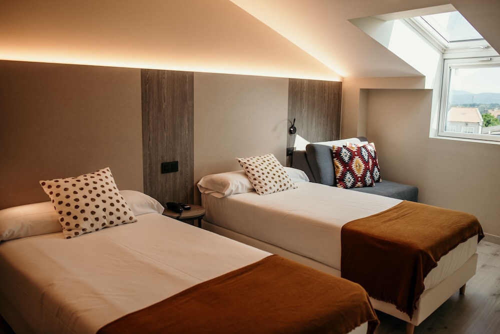 Room - Photo 1