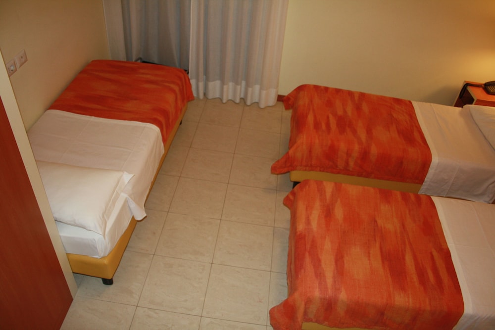 Double or Twin Room - Photo 3