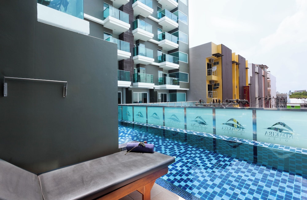 Deluxe Pool Access Room - Photo 10