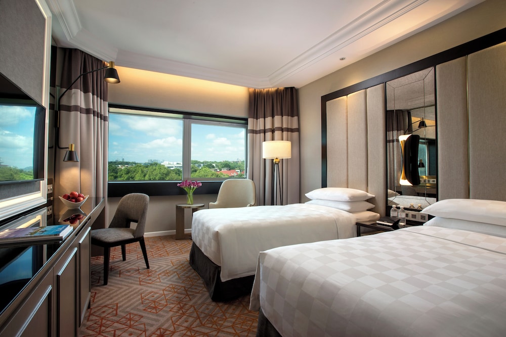 Grand Deluxe Room