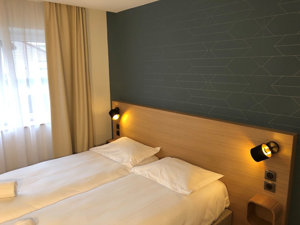 Twin Room - Photo 1