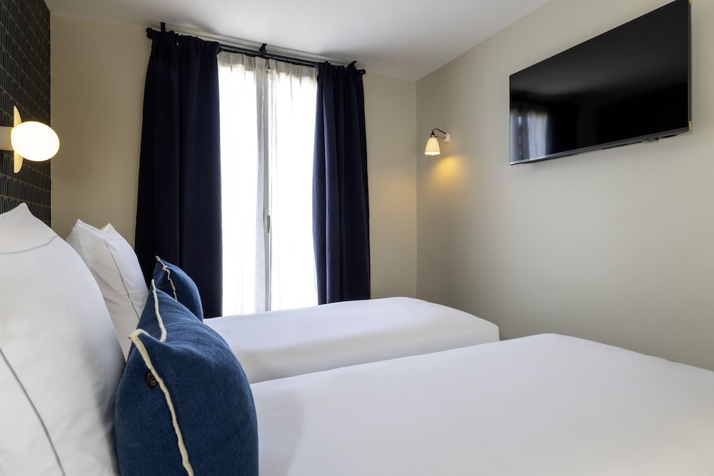 Superior Twin Room - Photo 4