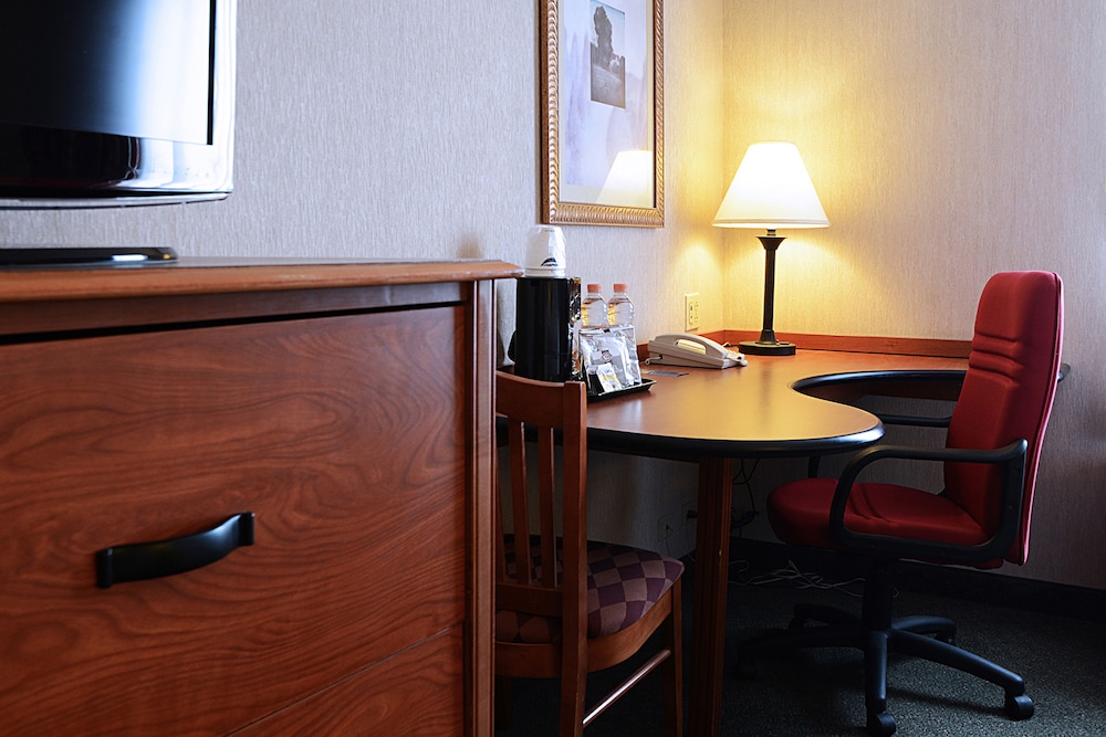 Room, 2 Queen Beds, Non Smoking - Photo 5