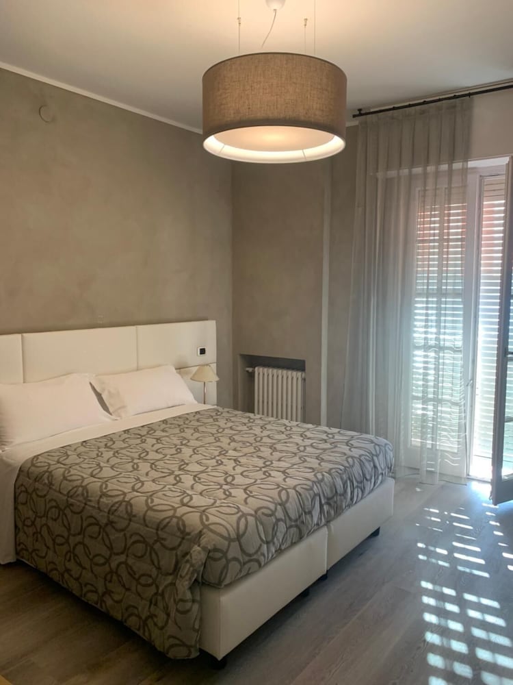 Double or Twin Room, Lake View - Photo 1