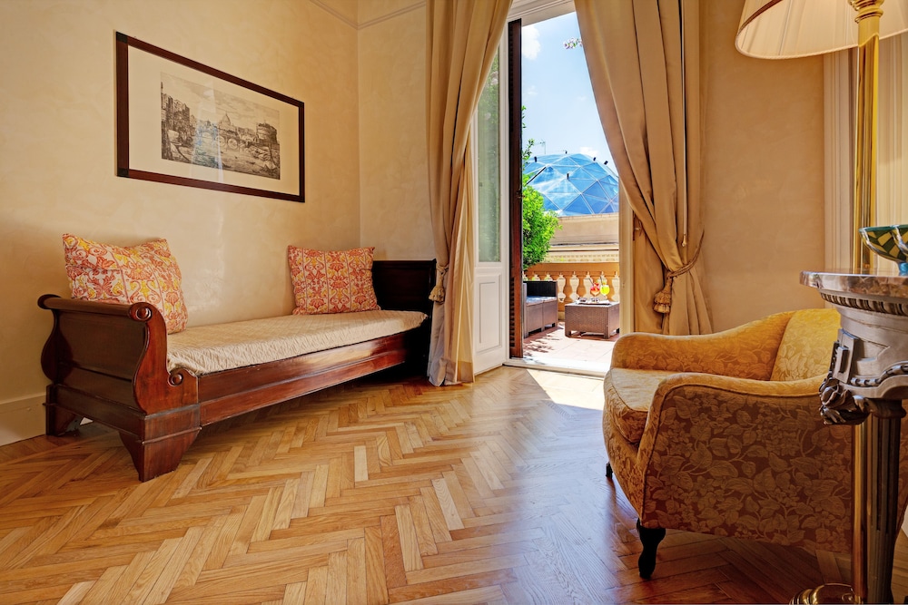 Plaza Suite photo 3