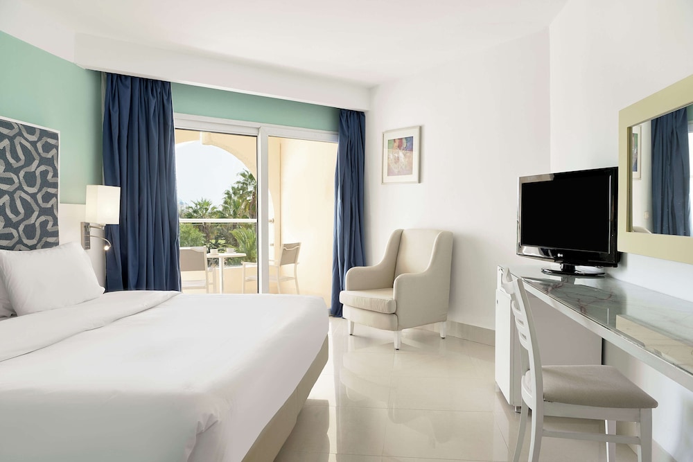 Twin Room, Partial Sea View photo 1