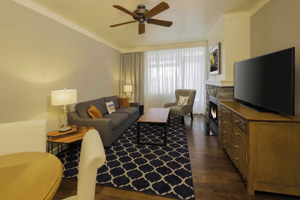 Junior Suite, 2 Bedrooms, Balcony, Lake View - Photo 2