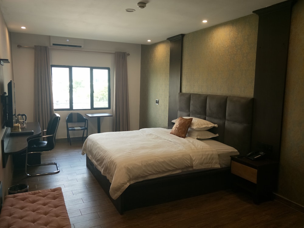 Comfort Single Room, 1 Queen Bed