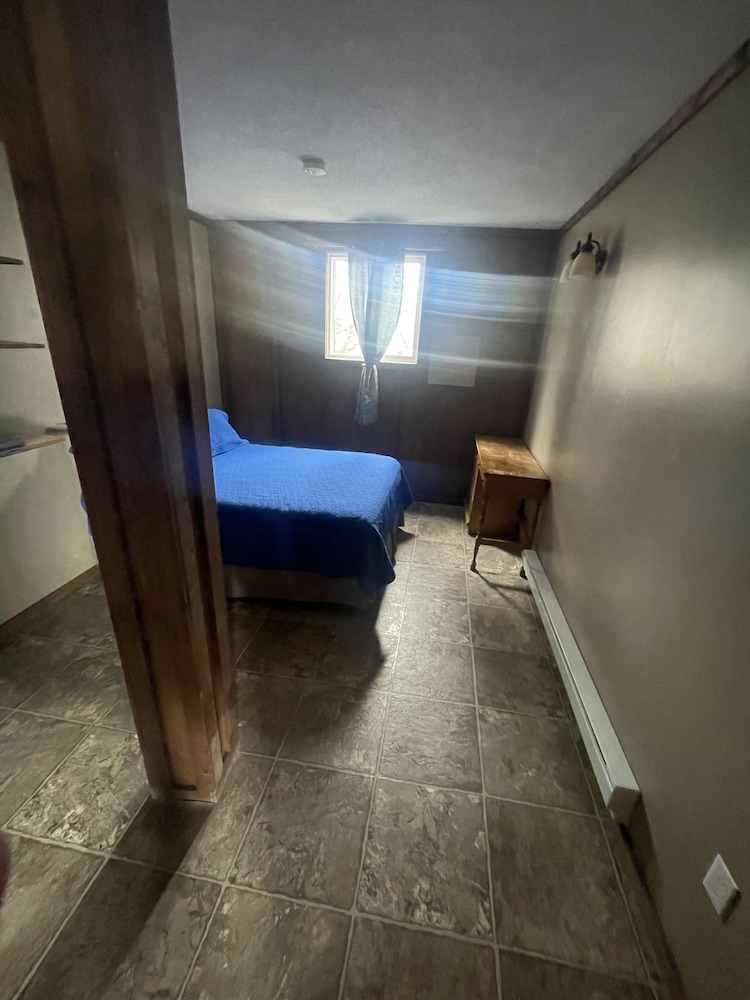 Basic Room, 1 Double Bed photo 2