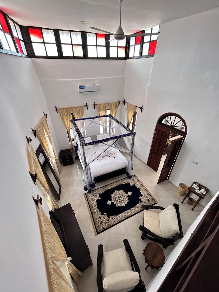 Deluxe Suite, City View, Mezzanine