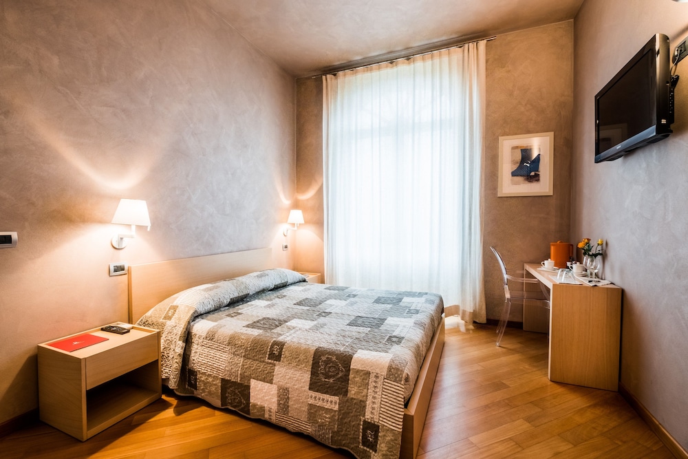 Superior Double Room, 1 Double Bed, Private Bathroom, Park View photo 1