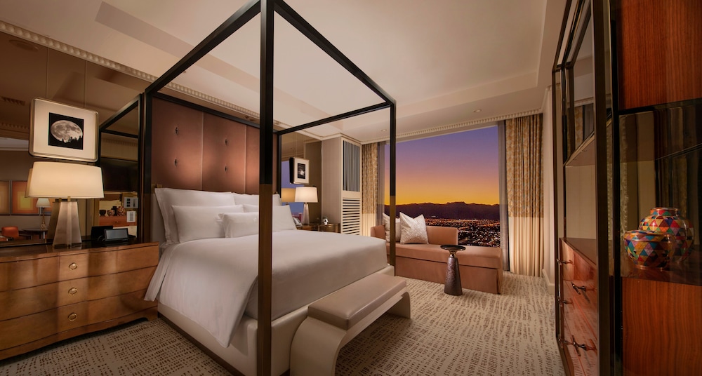 Wynn Tower Suite Salon