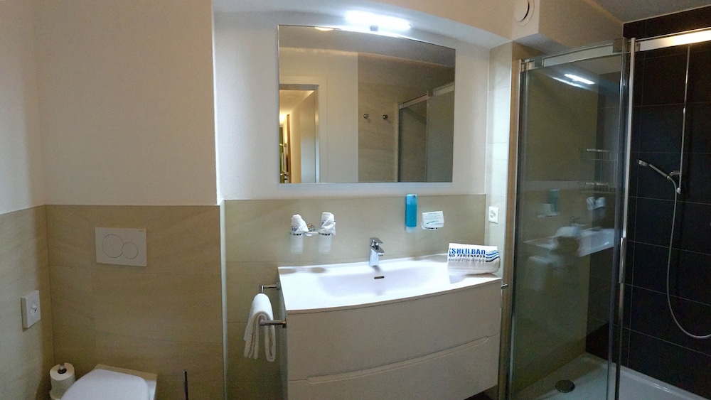 Standard Double Room - Photo 4