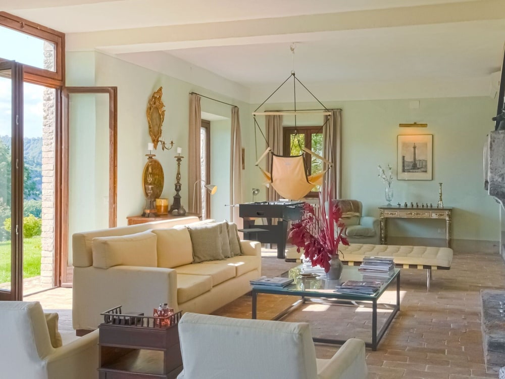 Villa photo 3