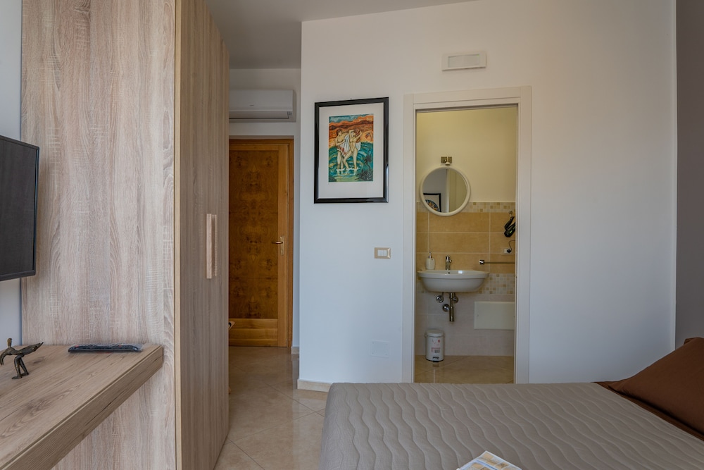 Single Room, Sea View photo 3