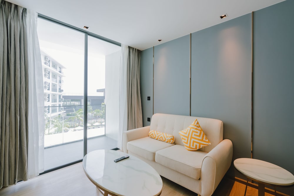 Deluxe Room - Photo 5